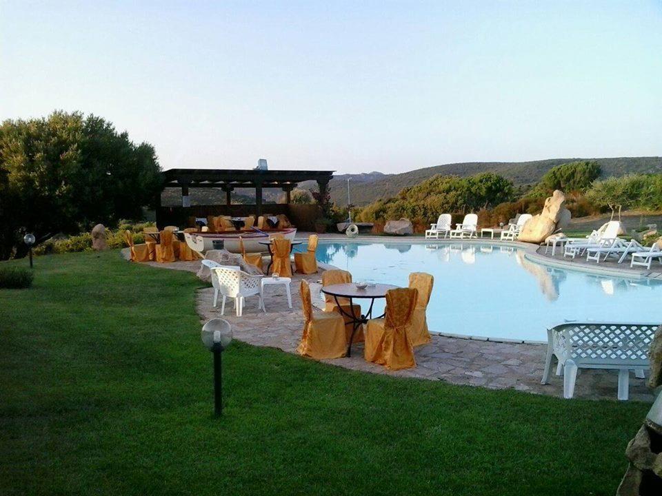 Hotel Ristorante La Tana Di Li Mazzoni Trinita d'Agultu e Vignola Exterior photo